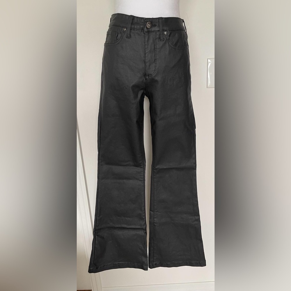 New without tag Sofia Jeans by Sofia Vergara Melisa, High Rise Flare Size-4